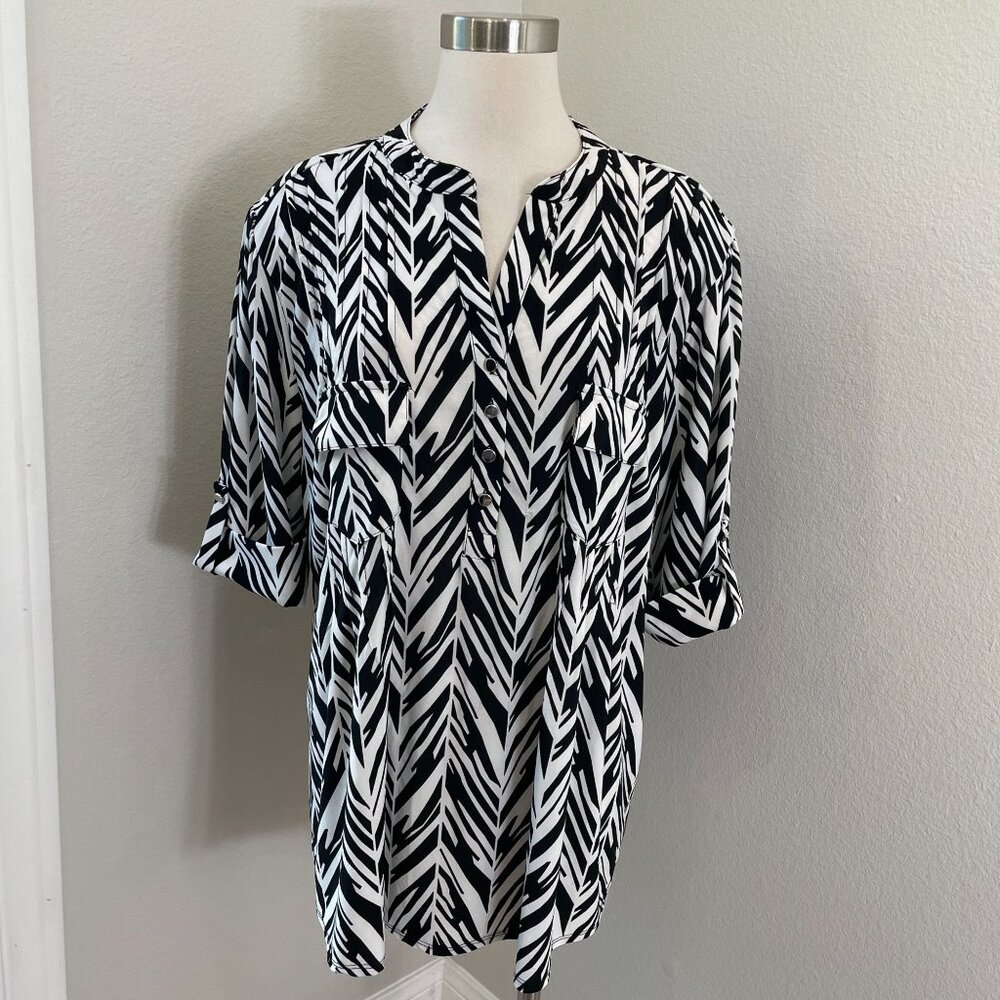 Cocomo Woman Plus 3X Black White Stretch‎ Tunic Top Roll Tab Sleeve Shirt Blouse